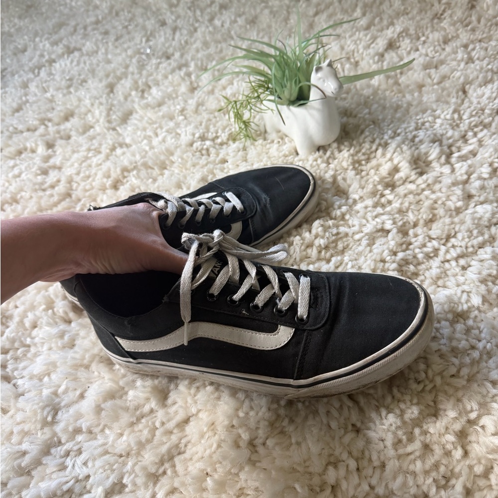 Vans off the wall skater shoes Black and White Low Top Skate Sneakers - Picture 6 of 10